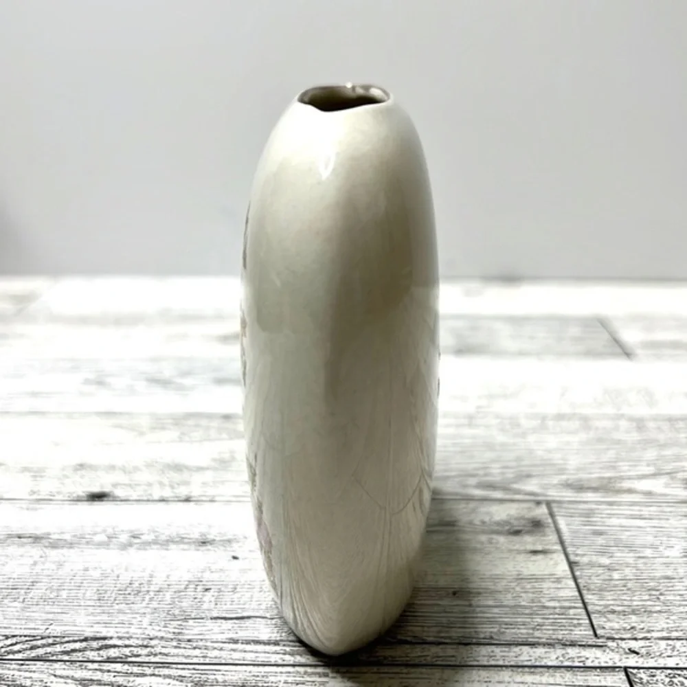 Japanese Vintage Beige Oval Peacock Vase